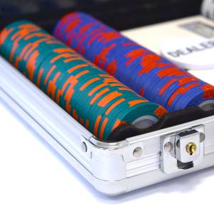 Walizka z 200 żetonami do pokera "LAS VEGAS" - wersja CASH GAME - z wykonanymi z mieszaniny glinki żetonami o masie 14 g - z akc