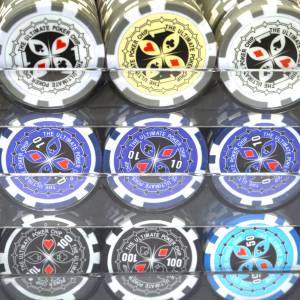 Jaula para pájaros con 600 fichas de póker "ULTIMATE POKER CHIPS" - versión CASH GAME - ABS inserto metálico de 12 g.