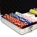 "300 "DICE COLOR" poker chips set - made of ABS with a 12g metal insert - includes accessories."