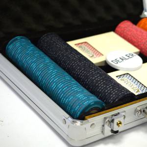 "Poker set of 200 chips "FRENCH POKER TOUR" - made of 10g ceramic - EXCLUSIVE CARTES PRODUCTION"