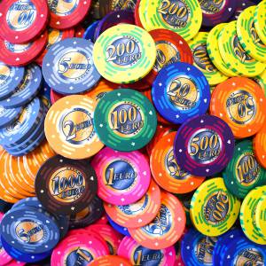 Mallette de 200 jetons de poker «Série 2 - Euro» - en céramique 10 g  EXCLUSIVITÉ CARTES  PRODUCTION