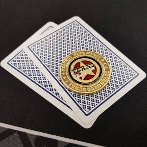 Karta strażnika wykonana z mosiądzu "TEXAS HOLD'EM" - 38 mm - w plastikowym etui