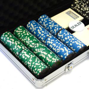 Mallette de 400 jetons de poker "ROYAL FLUSH" - version TOURNOI - en ABS insert métallique 12 g - avec accessoires