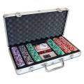 Pokerset med 300 "ROYAL FLUSH"-chips - i ABS-plast med 11,5g - levereras med 2 kortlekar och tillbehör.