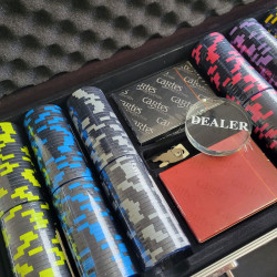Pokerset med 300 marker "KILLER SHARK" - turneringsversion - i Clay composite 14 g - med tillbehör